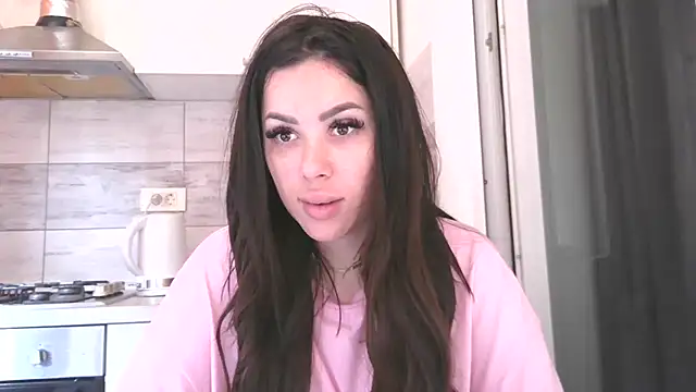 Snapshot of LovelyJulliette chatting on 05/20/26, 10:21 LovelyJulliette online show from 05/20/26, 10:21