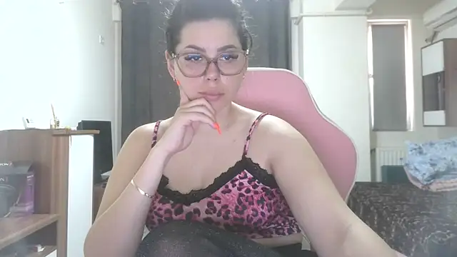 Snapshot of LovelyJulliette chatting on 06/07/26, 11:25 LovelyJulliette online show from 06/07/26, 11:25
