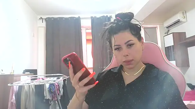 Snapshot of LovelyJulliette chatting on 06/19/26, 12:31 LovelyJulliette online show from 06/19/26, 12:31
