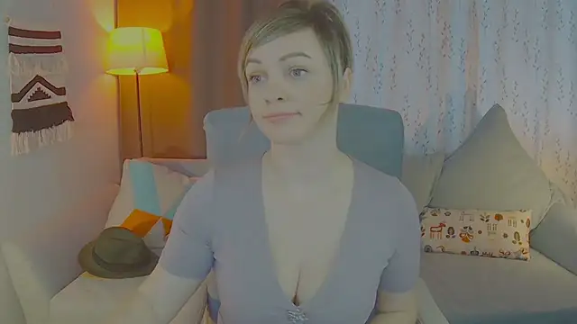 NandiSmile online show from 10/13/25, 06:13