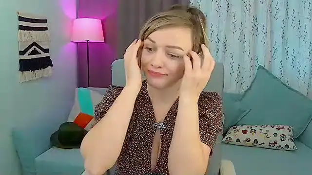 NandiSmile online show from 10/18/25, 12:06