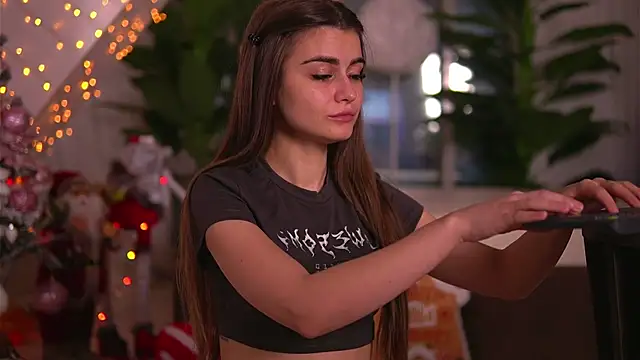 KaylaBray online show from 12/15/25, 04:39