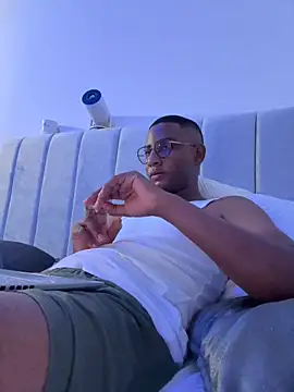 Snapshot of Arwens_bell08 chatting on 01/12/25, 01:21 Arwens bell08 online show from 01/12/25, 01:21