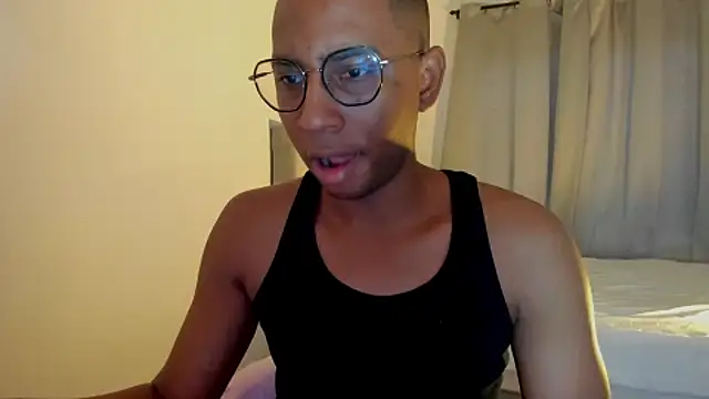 Snapshot of Arwens_bell08 chatting on 09/17/25, 02:08 Arwens bell08 online show from 09/17/25, 02:08