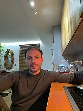 Adventurehotman online show from 03/05/25, 11:16