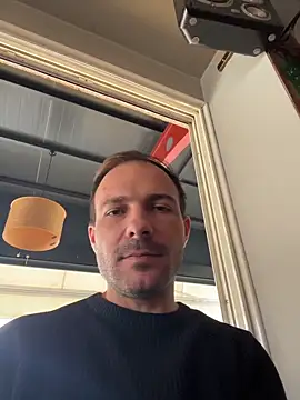 Adventurehotman online show from 11/04/25, 01:54