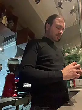 Adventurehotman online show from 11/05/25, 07:14