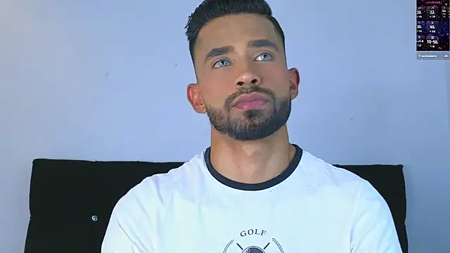 Snapshot of dereck_hotsoon chatting on 12/12/24, 01:10 dereck hotsoon online show from 12/12/24, 01:10