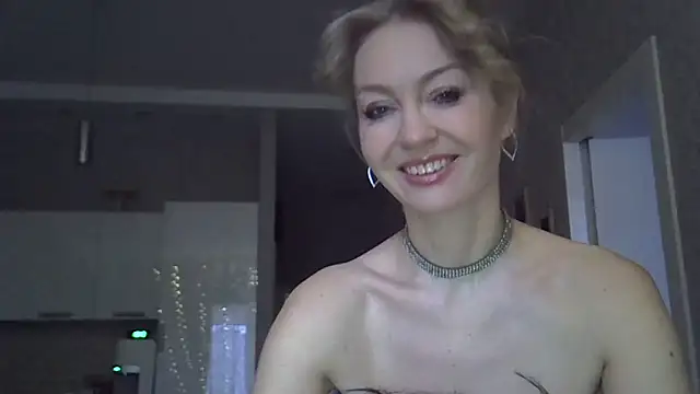 ZarinaSwift online show from 12/19/25, 04:41
