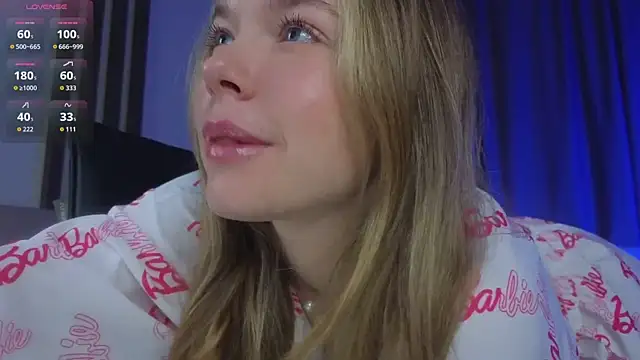 Snapshot of milly_shy chatting on 01/15/26, 06:51 milly shy online show from 01/15/26, 06:51