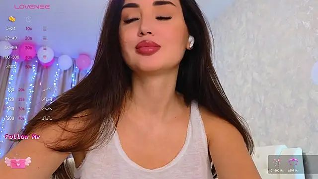 LaraSkinny online show from 12/19/24, 03:18