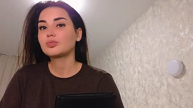 Snapshot of LaraSkinny chatting on 02/03/26, 03:04 LaraSkinny online show from 02/03/26, 03:04