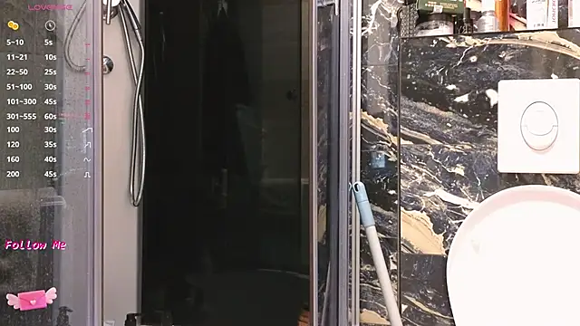 Snapshot of LaraSkinny chatting on 03/27/26, 09:53 LaraSkinny online show from 03/27/26, 09:53