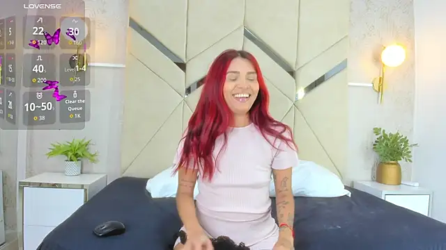 LiaVelez online show from 06/09/26, 01:45
