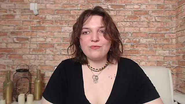 Amelia Kiss  online show from 02/18/25, 03:53