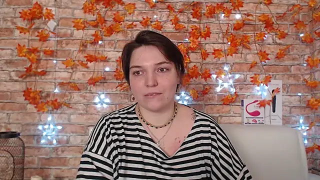 Amelia Kiss  online show from 11/24/25, 12:54