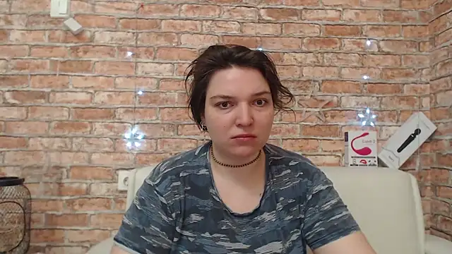 Snapshot of Amelia_Kiss_ chatting on 04/19/26, 01:05 Amelia Kiss online show from 04/19/26, 01:05
