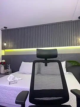 Snapshot of Sol_Miller chatting on 12/07/24, 07:32 Sol Miller online show from 12/07/24, 07:32