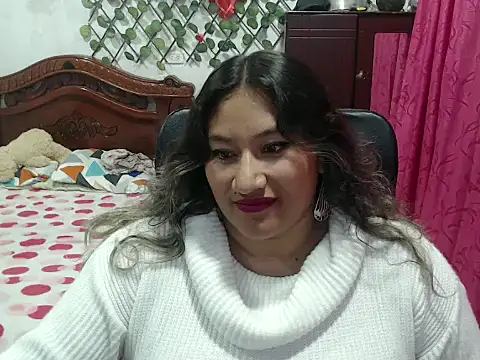 Snapshot of EmilyLove1014 chatting on 12/29/24, 01:34 EmilyLove1014 online show from 12/29/24, 01:34