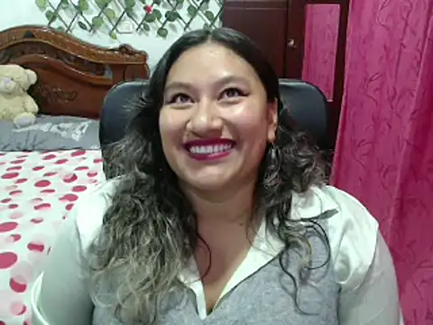 Snapshot of EmilyLove1014 chatting on 01/10/25, 11:50 EmilyLove1014 online show from 01/10/25, 11:50