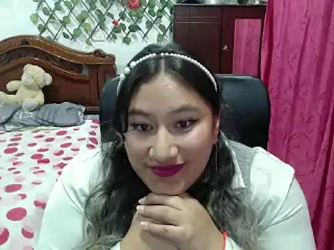 Snapshot of EmilyLove1014 chatting on 01/11/25, 02:52 EmilyLove1014 online show from 01/11/25, 02:52