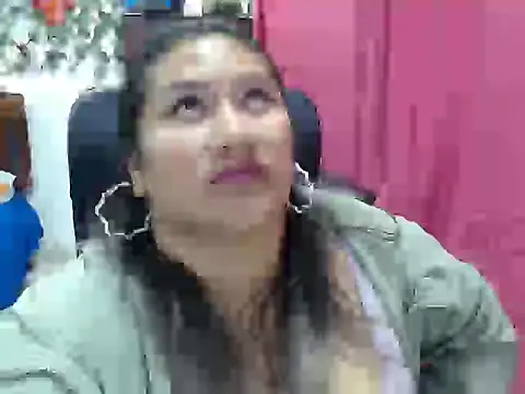 Snapshot of EmilyLove1014 chatting on 02/20/25, 02:51 EmilyLove1014 online show from 02/20/25, 02:51