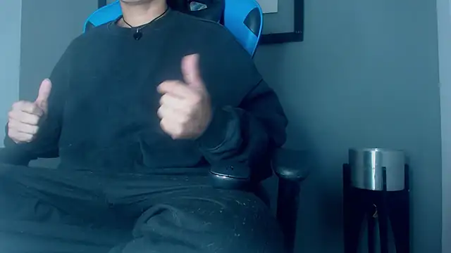 Snapshot of Mistress_dominick chatting on 01/15/26, 02:38 Mistress dominick online show from 01/15/26, 02:38