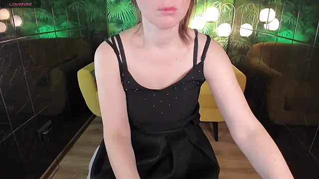 ZoeEast online show from 01/11/25, 05:18