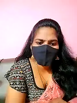 Snapshot of melina214 chatting on 12/04/24, 04:38 melina214 online show from 12/04/24, 04:38