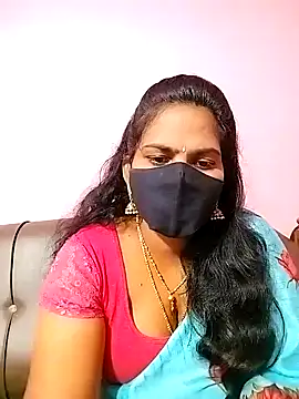 Snapshot of melina214 chatting on 12/11/24, 04:53 melina214 online show from 12/11/24, 04:53