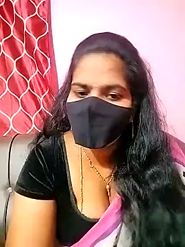 Snapshot of melina214 chatting on 12/16/24, 04:49 melina214 online show from 12/16/24, 04:49