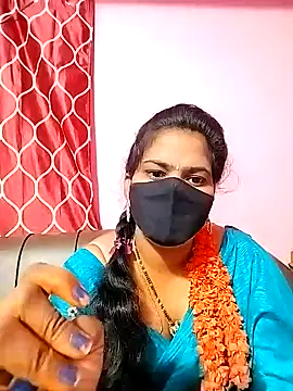 Snapshot of melina214 chatting on 12/23/24, 03:29 melina214 online show from 12/23/24, 03:29