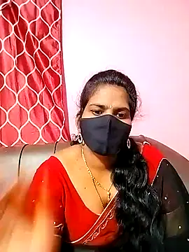 Snapshot of melina214 chatting on 12/24/24, 08:16 melina214 online show from 12/24/24, 08:16