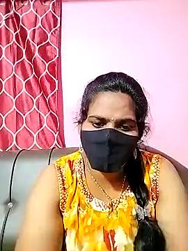 Snapshot of melina214 chatting on 12/28/24, 06:29 melina214 online show from 12/28/24, 06:29