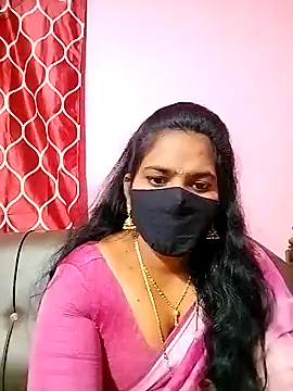 Snapshot of melina214 chatting on 01/07/25, 03:03 melina214 online show from 01/07/25, 03:03