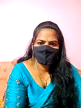 Snapshot of melina214 chatting on 01/24/25, 03:11 melina214 online show from 01/24/25, 03:11