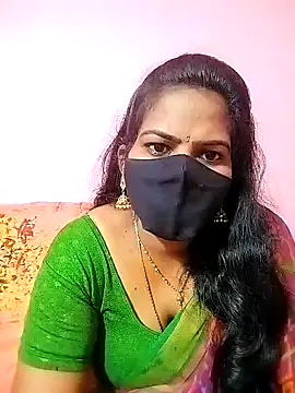 Snapshot of melina214 chatting on 01/29/25, 03:33 melina214 online show from 01/29/25, 03:33