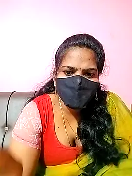 Snapshot of melina214 chatting on 02/05/25, 05:09 melina214 online show from 02/05/25, 05:09