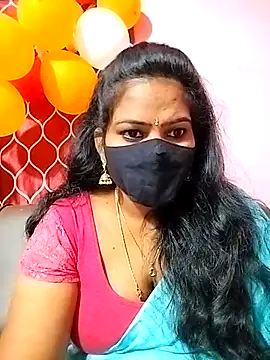 Snapshot of melina214 chatting on 02/26/25, 03:10 melina214 online show from 02/26/25, 03:10