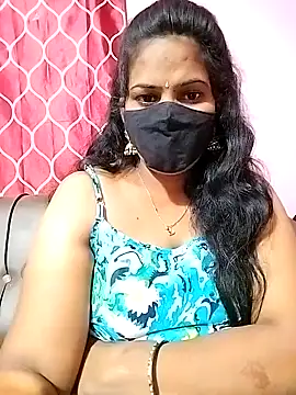 Snapshot of melina214 chatting on 03/07/25, 03:51 melina214 online show from 03/07/25, 03:51