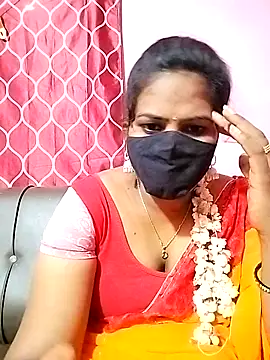 Snapshot of melina214 chatting on 03/08/25, 04:39 melina214 online show from 03/08/25, 04:39