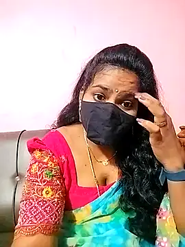 Snapshot of melina214 chatting on 09/22/25, 03:52 melina214 online show from 09/22/25, 03:52