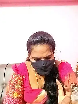 Snapshot of melina214 chatting on 10/09/25, 03:37 melina214 online show from 10/09/25, 03:37