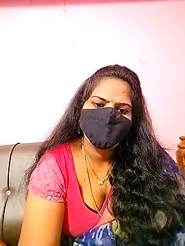 Snapshot of melina214 chatting on 10/14/25, 03:29 melina214 online show from 10/14/25, 03:29
