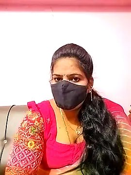 Snapshot of melina214 chatting on 10/16/25, 03:29 melina214 online show from 10/16/25, 03:29