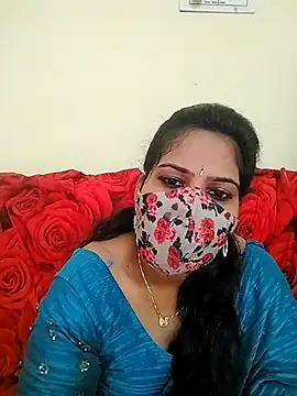 Snapshot of melina214 chatting on 04/26/26, 03:04 melina214 online show from 04/26/26, 03:04