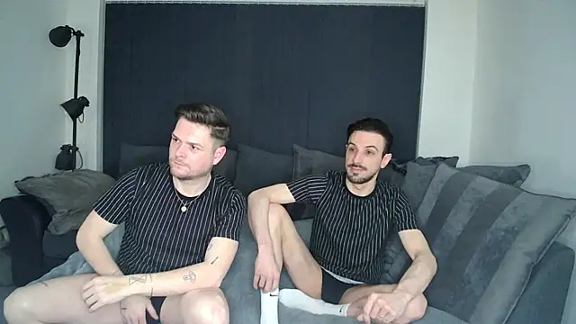 Snapshot of twotwinkhusbandss chatting on 03/21/25, 07:13 twotwinkhusbandss online show from 03/21/25, 07:13