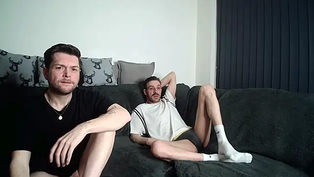 Snapshot of twotwinkhusbandss chatting on 02/07/26, 09:40 twotwinkhusbandss online show from 02/07/26, 09:40