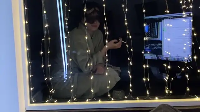 Snapshot of Missy_baby chatting on 03/12/25, 11:12 Missy baby online show from 03/12/25, 11:12