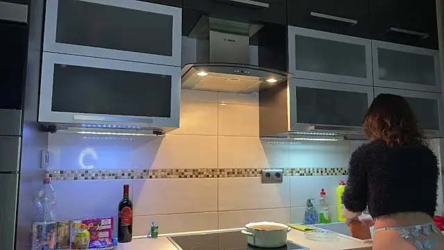 Snapshot of Missy_baby chatting on 12/14/25, 08:13 Missy baby online show from 12/14/25, 08:13